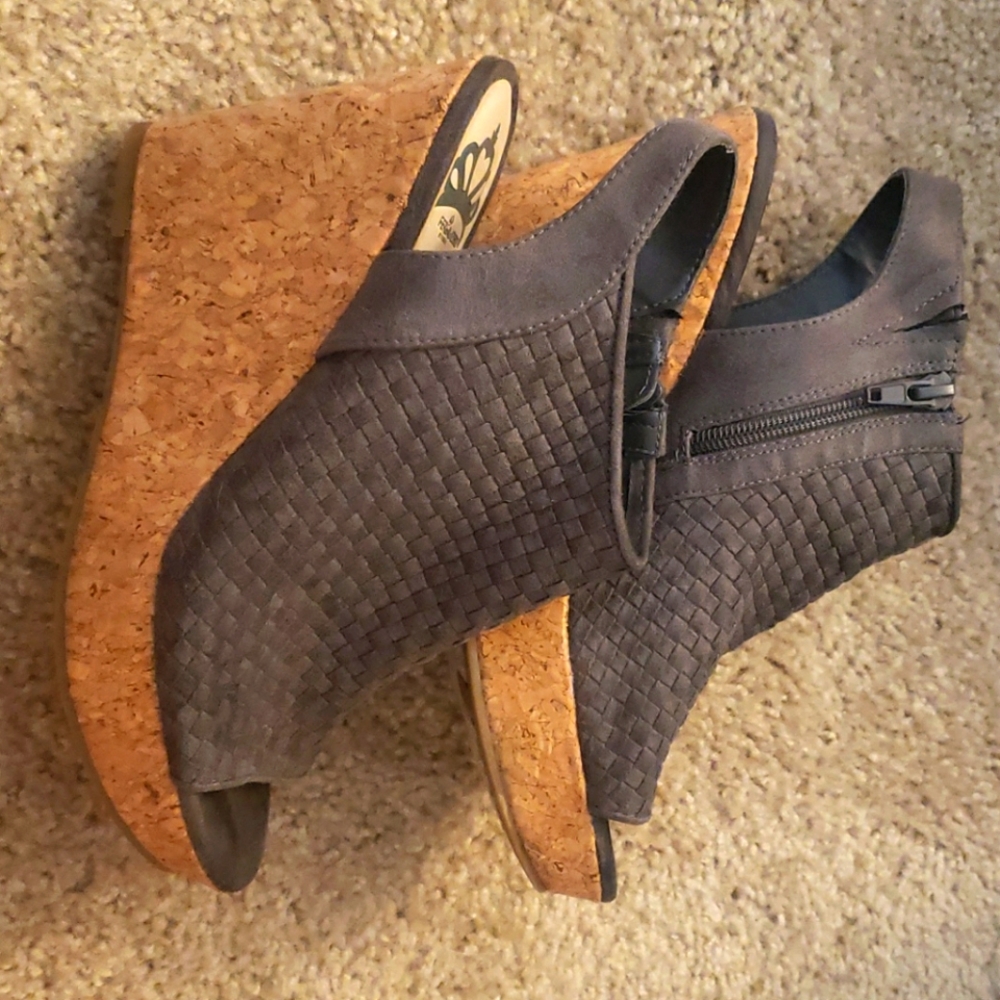 "DENIM" (Gray) Fergalicious Rasta Wedge Sandals